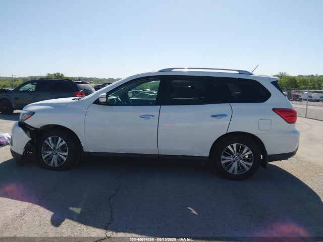 Nissan Pathfinder S