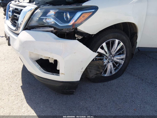 Nissan Pathfinder S