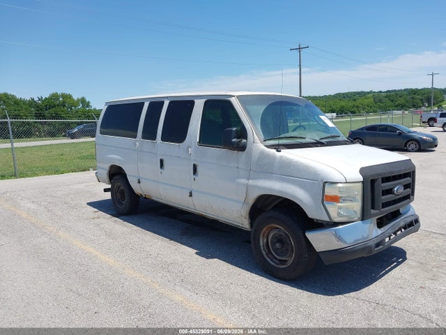 Salvage Ford E-350 Image