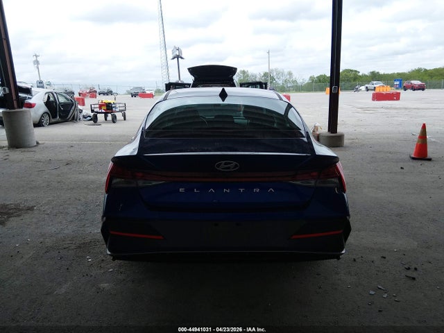 Hyundai ELANTRA Sel