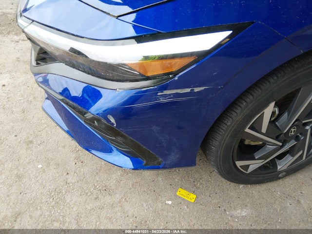 Hyundai ELANTRA Sel