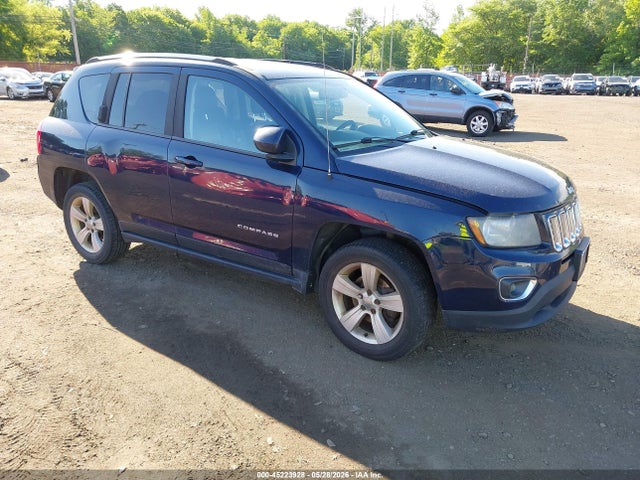 Salvage Jeep Compass Image