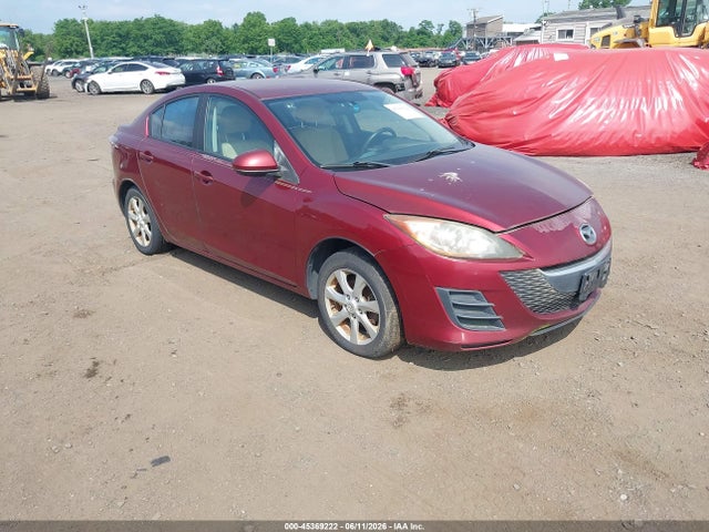 Salvage Mazda Mazda3 Image