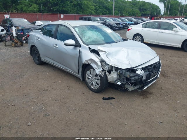 Salvage Nissan Sentra Image