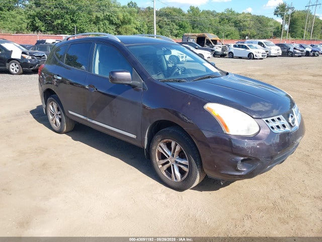 Salvage Nissan Rogue Image