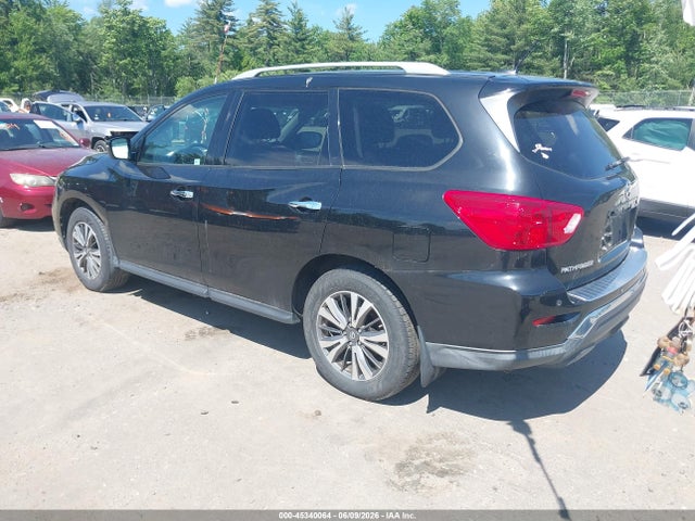 Nissan Pathfinder Sv