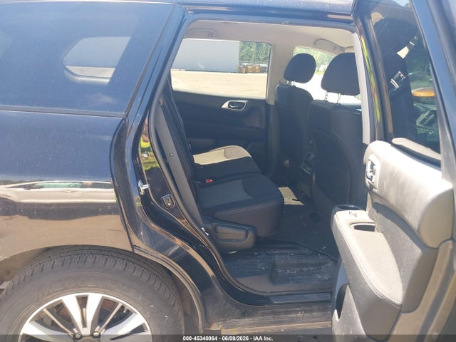 Nissan Pathfinder Sv