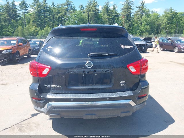 Nissan Pathfinder Sv