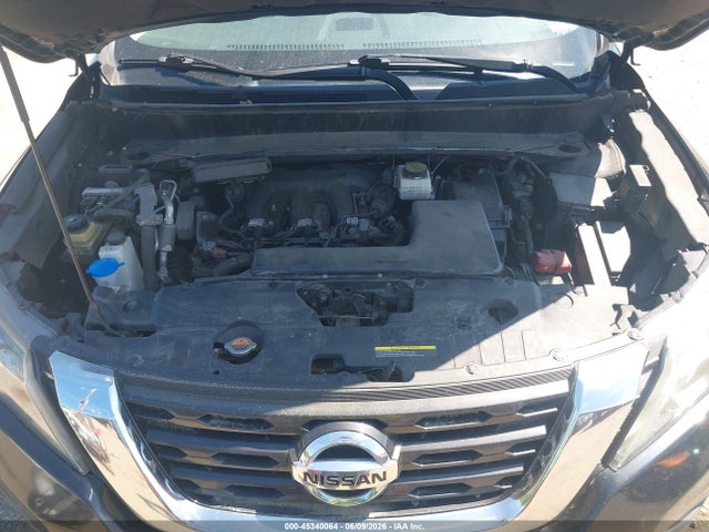Nissan Pathfinder Sv