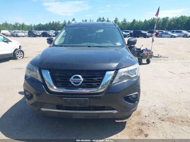 Nissan Pathfinder Sv