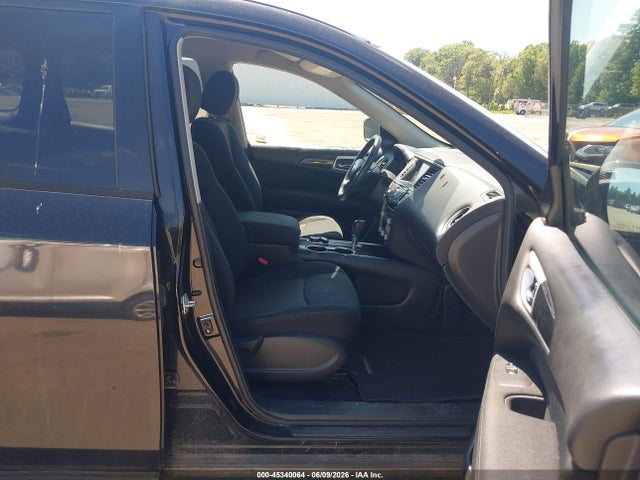 Nissan Pathfinder Sv