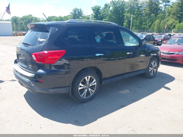 Nissan Pathfinder Sv