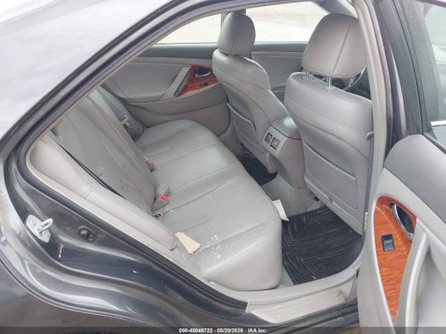 Toyota Camry Xle V6