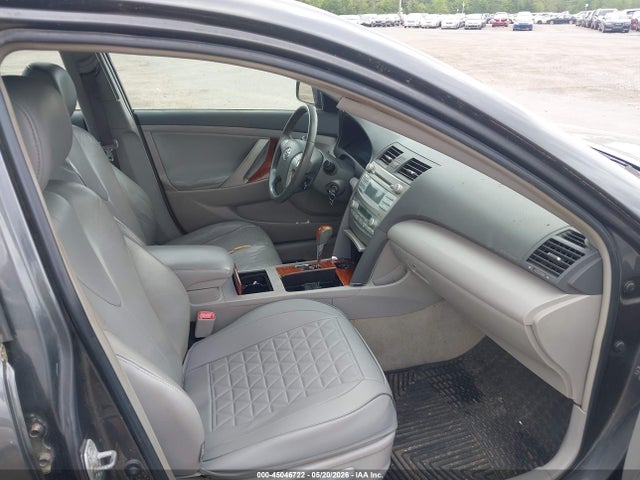 Toyota Camry Xle V6