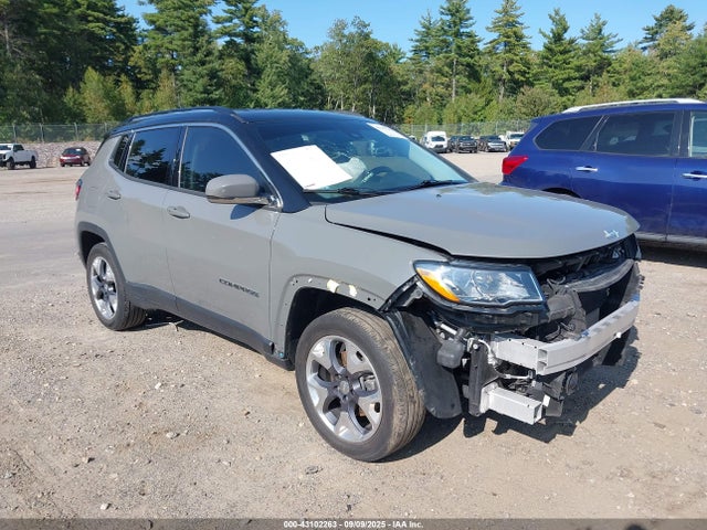 Salvage Jeep Compass Image