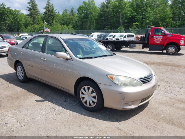 Salvage Toyota Camry Image