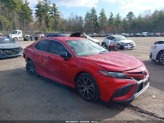 Salvage Toyota Camry Image