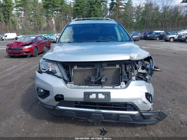 Nissan Pathfinder Platinum 4wd