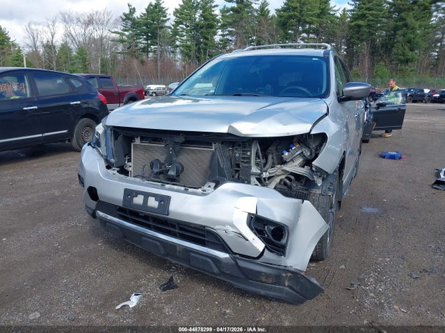 Nissan Pathfinder Platinum 4wd