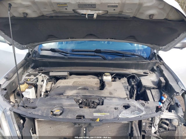 Nissan Pathfinder Platinum 4wd