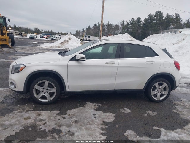 Mercedes-Benz GLA 4matic