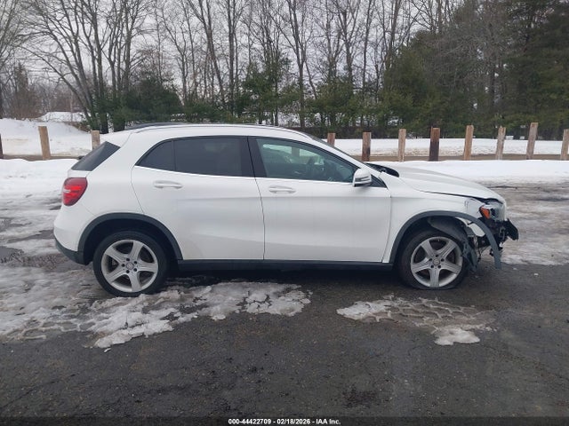 Mercedes-Benz GLA 4matic