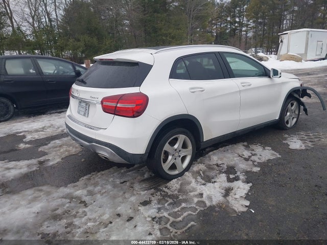 Mercedes-Benz GLA 4matic