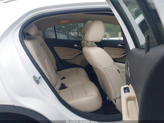 Mercedes-Benz GLA 4matic