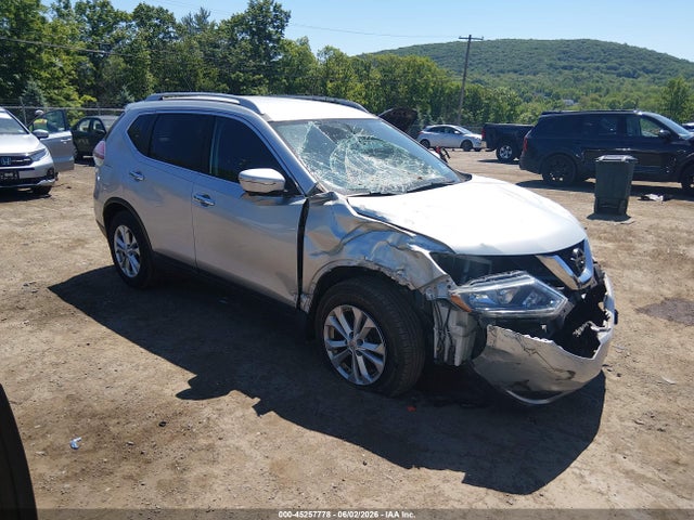 Salvage Nissan Rogue Image