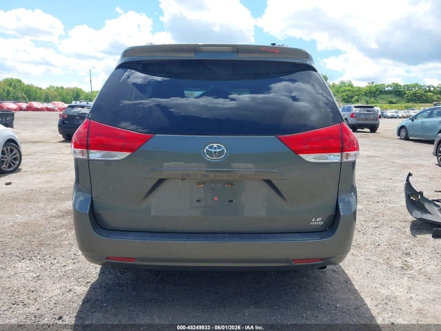 Toyota Sienna Le 7 Passenger