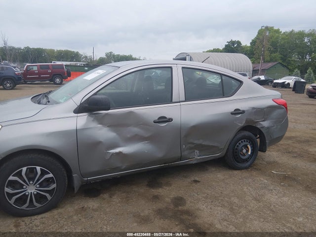 Nissan Versa 1.6 S