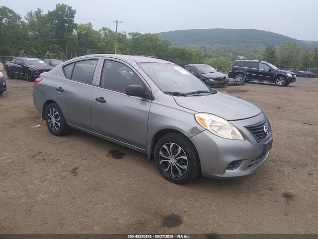 Salvage Nissan Versa Image
