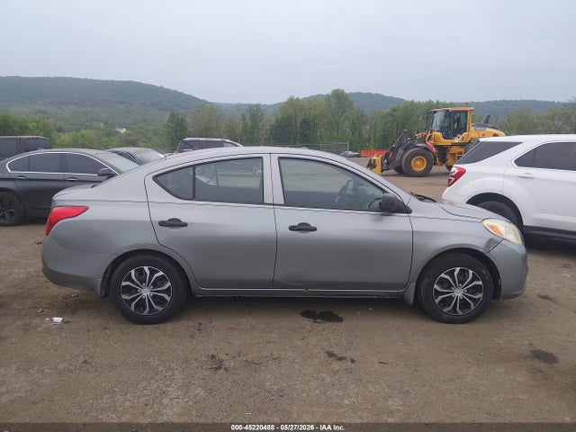 Nissan Versa 1.6 S