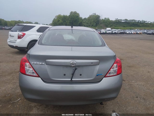 Nissan Versa 1.6 S