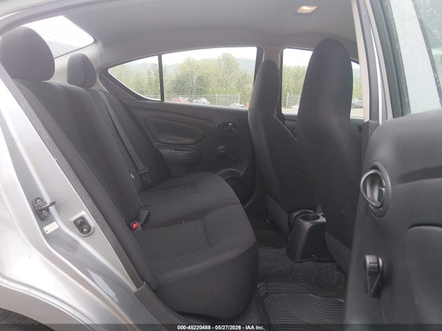 Nissan Versa 1.6 S