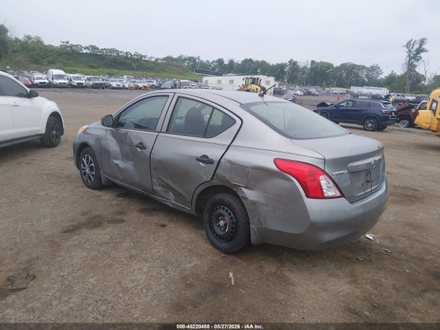 Nissan Versa 1.6 S