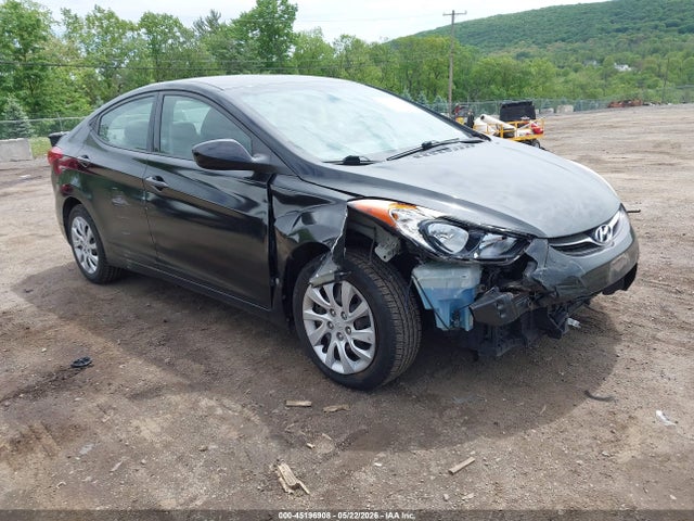 Salvage Hyundai ELANTRA Image