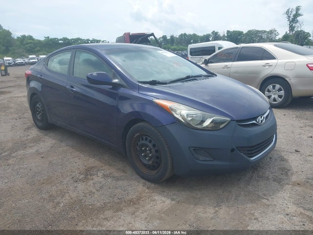 Salvage Hyundai ELANTRA Image