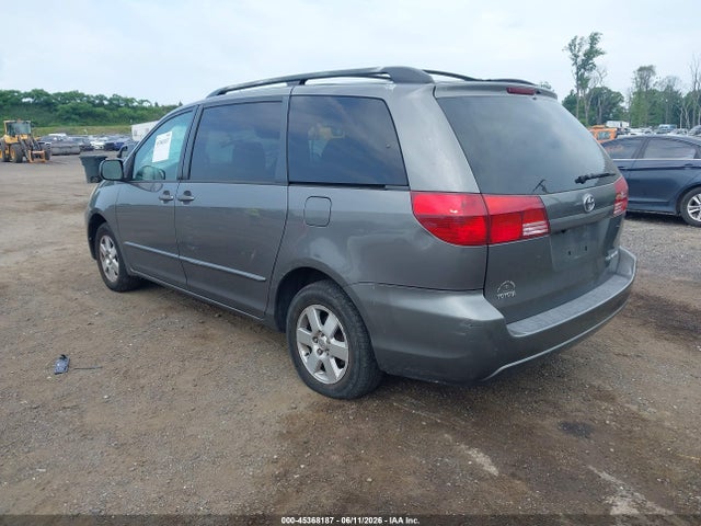 Toyota Sienna Le