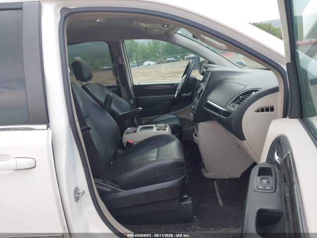 Chrysler Town & Country Touring