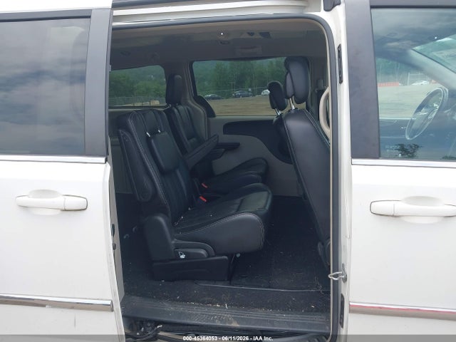 Chrysler Town & Country Touring
