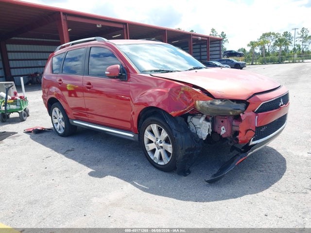 Salvage Mitsubishi Outlander Image