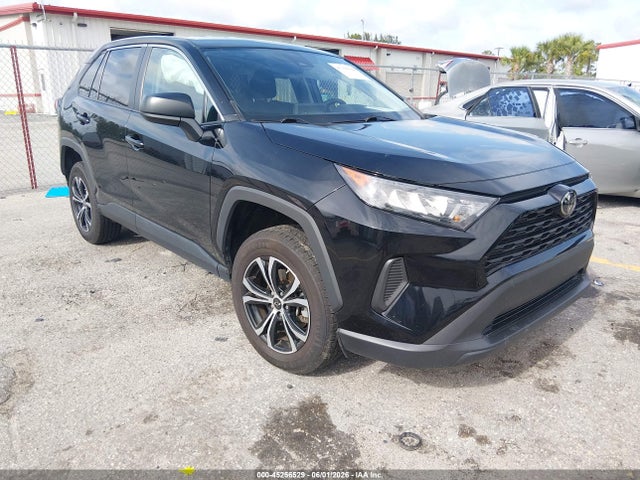 Salvage Toyota RAV4 Image