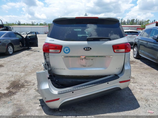 Kia Sedona Lx