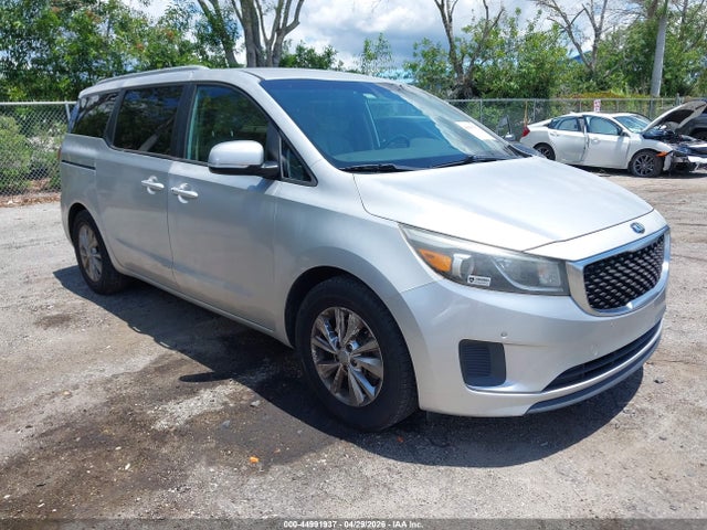 Salvage Kia Sedona Image