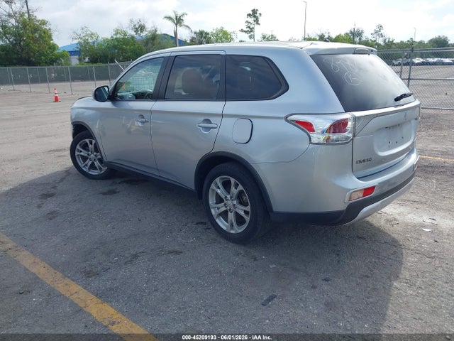 Mitsubishi Outlander Se