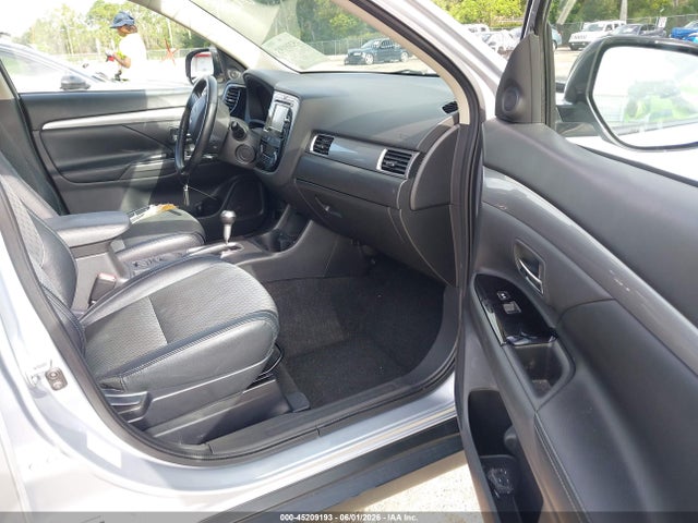 Mitsubishi Outlander Se