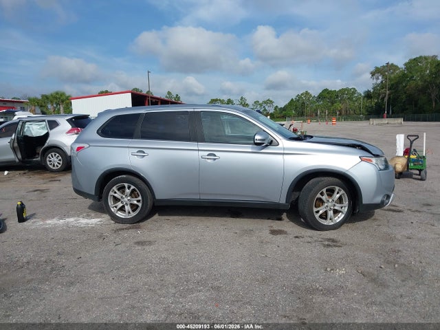 Mitsubishi Outlander Se