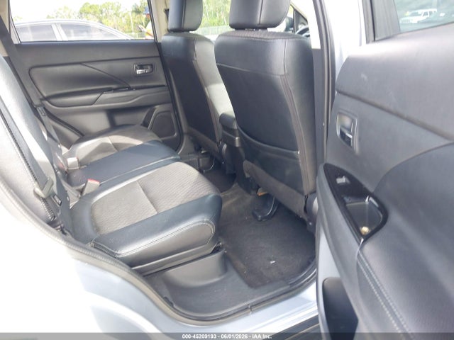 Mitsubishi Outlander Se
