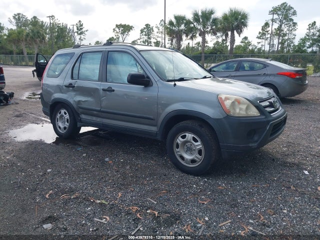Salvage Honda CR-V Image